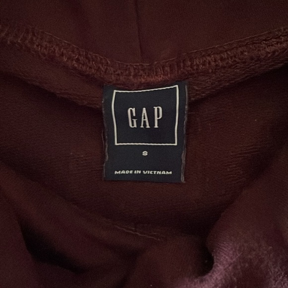 NWOT GAP Women’s Turtleneck sweatshirt with front pocket. - Picture 3 of 4